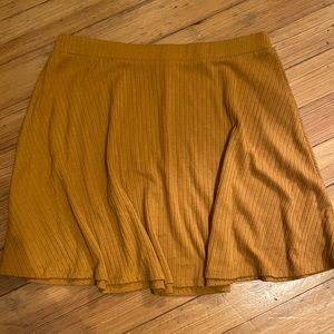 Forever 21 Tan/Bronze Skirt Size Medium